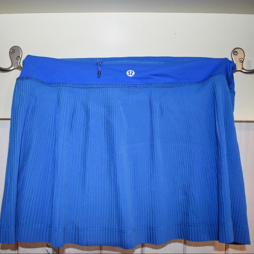 Lululemon Size 4 Pleat Skirt